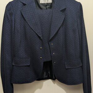 Tahari size 4 navy scalloped pattern suit
